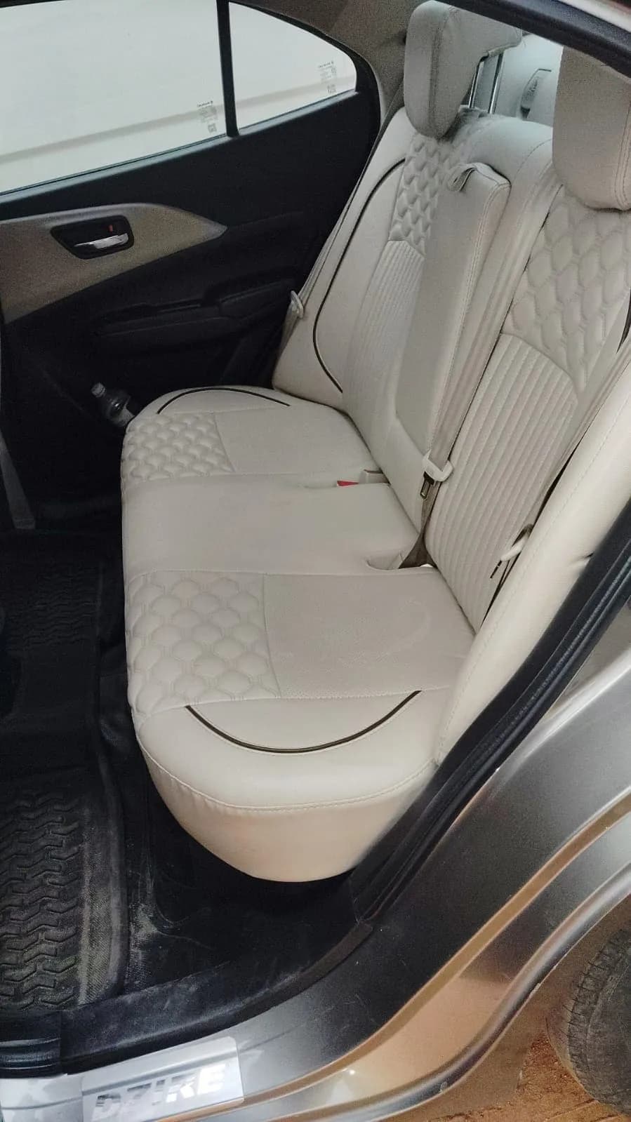 Sushi Travels Maruti Suzuki Dzire — photo 4 of 4