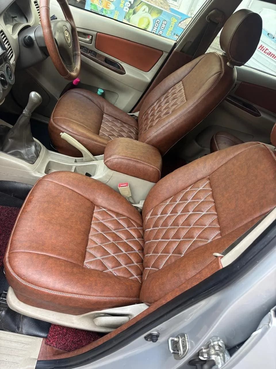 Sushi Travels Toyota Innova (2011) — photo 5 of 7