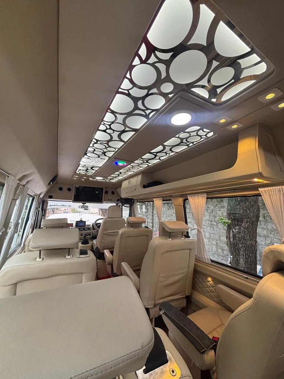 Sushi Travels 9 Seater Tempo Traveller — photo 4 Sushi Travels 9 Seater Tempo Traveller — photo 4 of 9