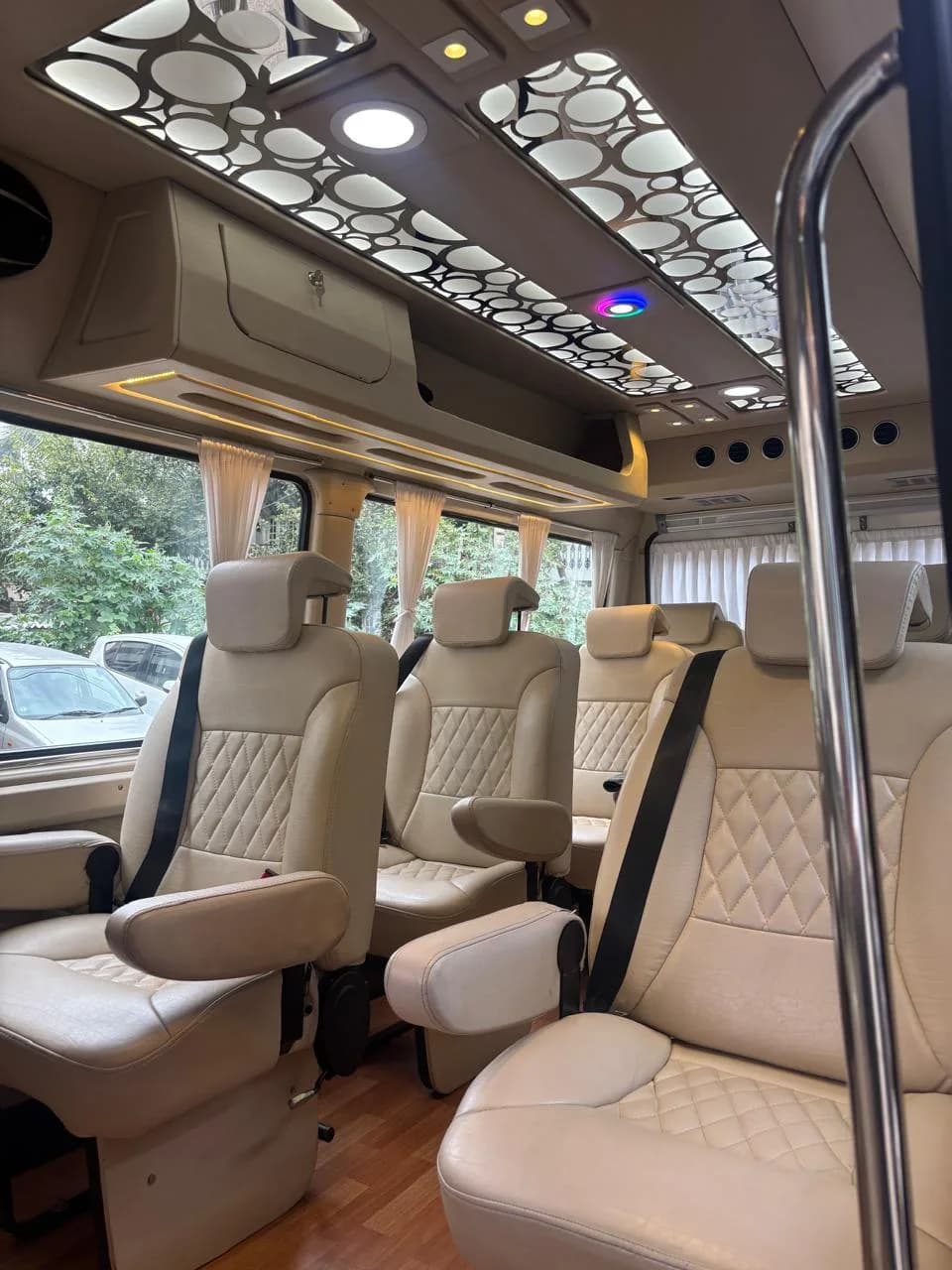 Sushi Travels 9 Seater Tempo Traveller — photo 5 Sushi Travels 9 Seater Tempo Traveller — photo 5 of 9