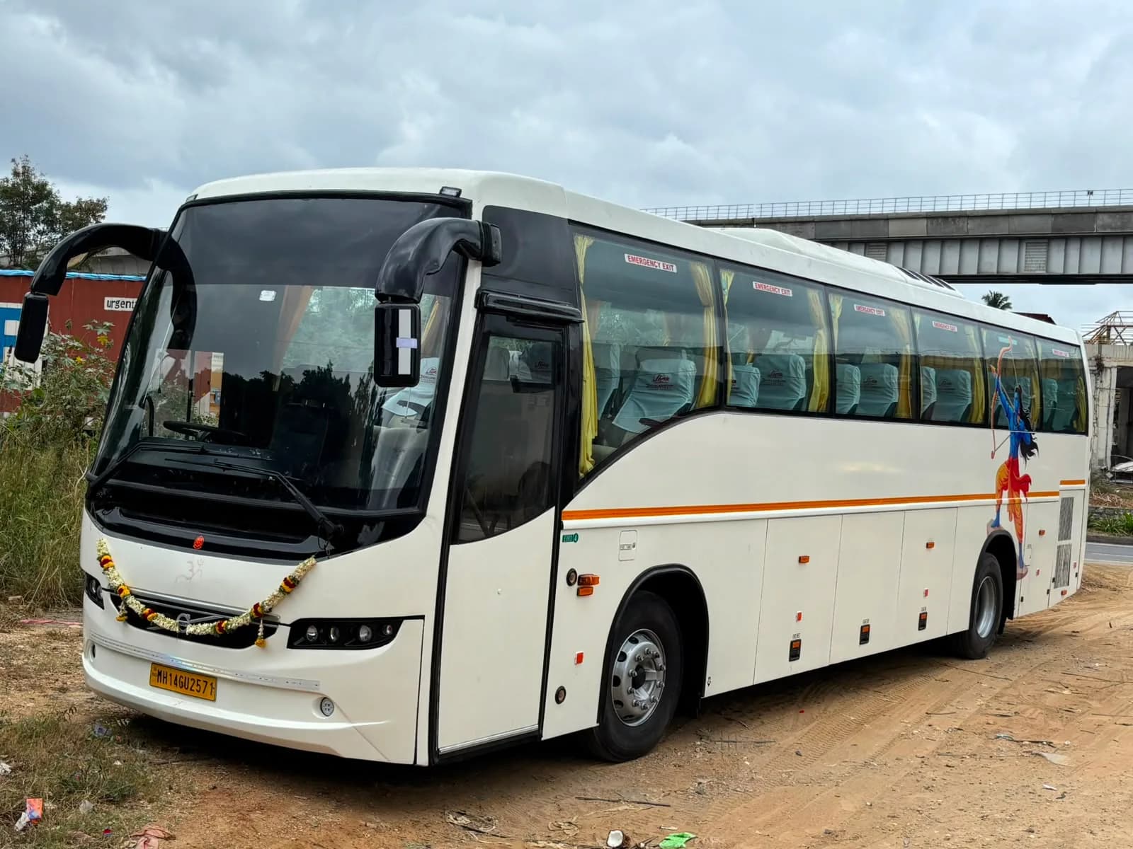 Sushi Travels Volvo Bus 45 Seater Luxury — photo 4 Sushi Travels Volvo Bus 45 Seater Luxury — photo 4 of 8